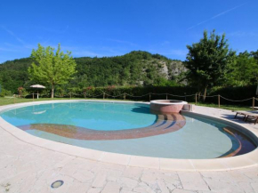 Spacious Mansion in Apecchio with Pool